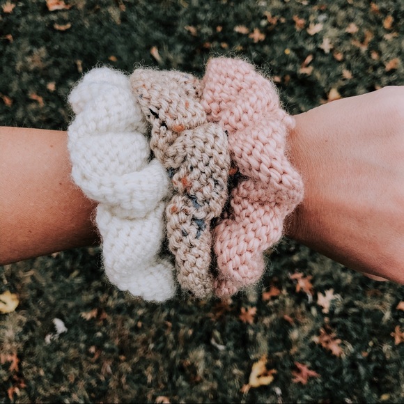 Accessories - Knit scrunchies // pack of 3